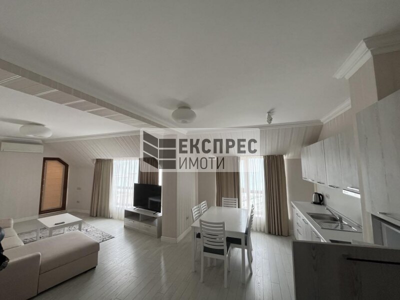 Neu, Möbliert, Luxuriös 2 Schlafzimmer Wohnung