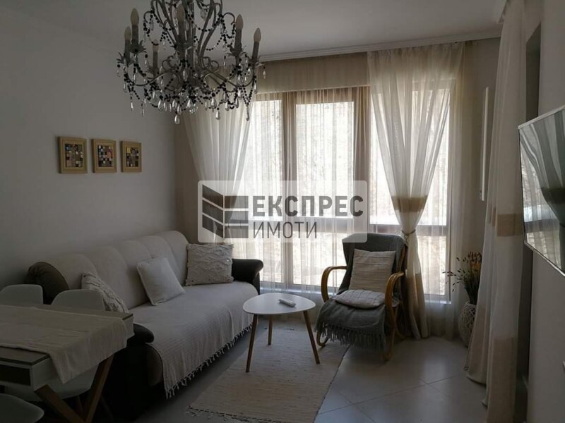 Neu, Möbliert, Luxuriös 1 Schlafzimmer Wohnung