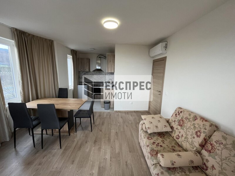Neu, Möbliert, Luxuriös 1 Schlafzimmer Wohnung