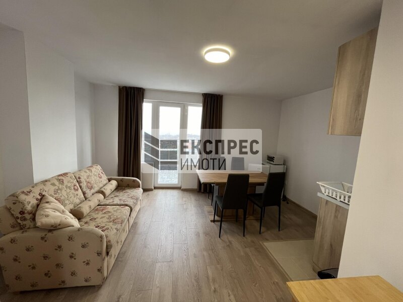 Neu, Möbliert, Luxuriös 1 Schlafzimmer Wohnung