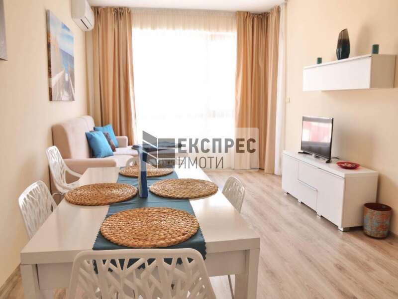 Neu, Möbliert 1 Schlafzimmer Wohnung