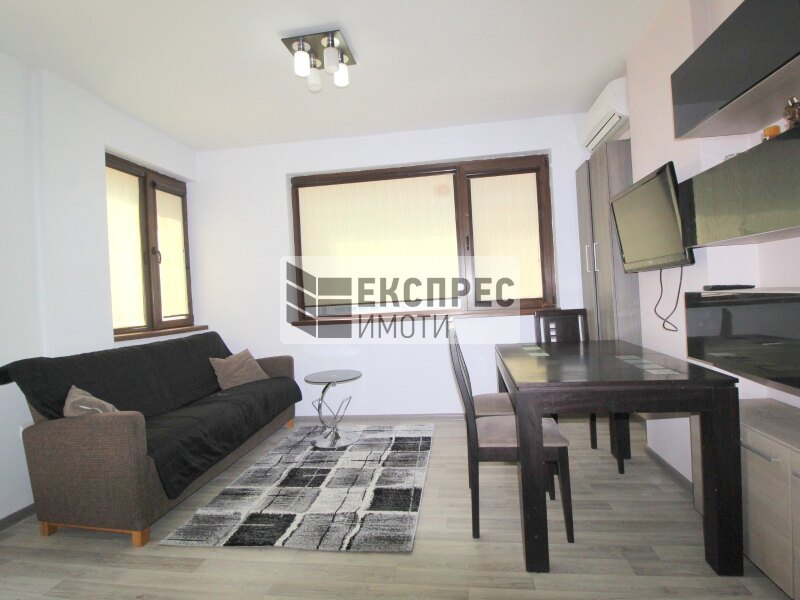 Furnished 2 Schlafzimmer Wohnung