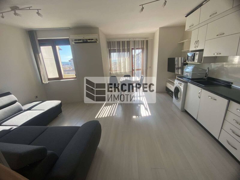 Neu, Möbliert 1 Schlafzimmer Wohnung