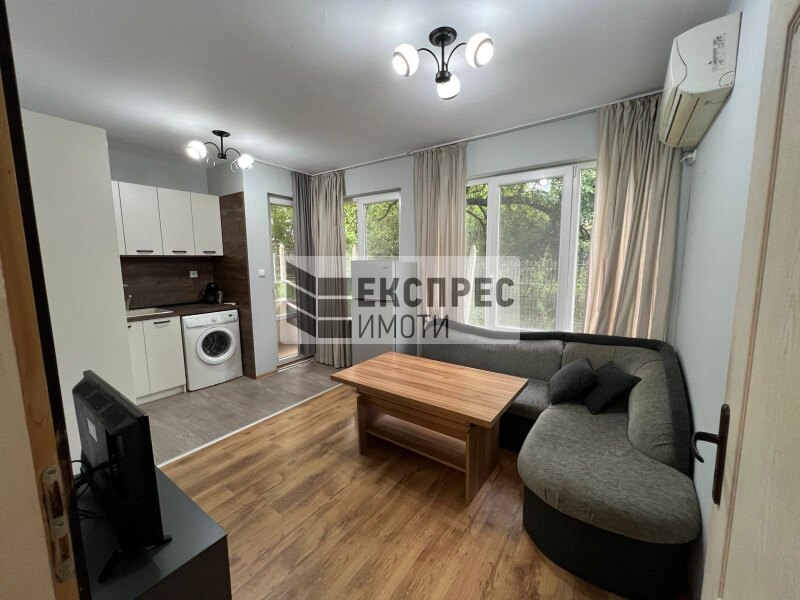 Mobilierte 1 Schlafzimmer Wohnung