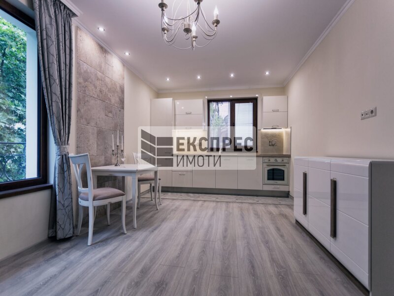 Luxury, Furnished 1 bedroom apartment