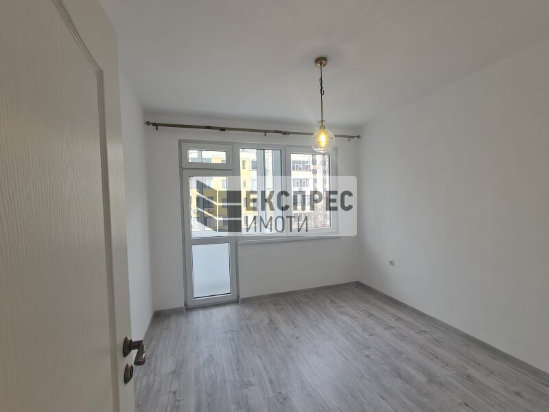 Unfurnished, 2 bedroom apartment