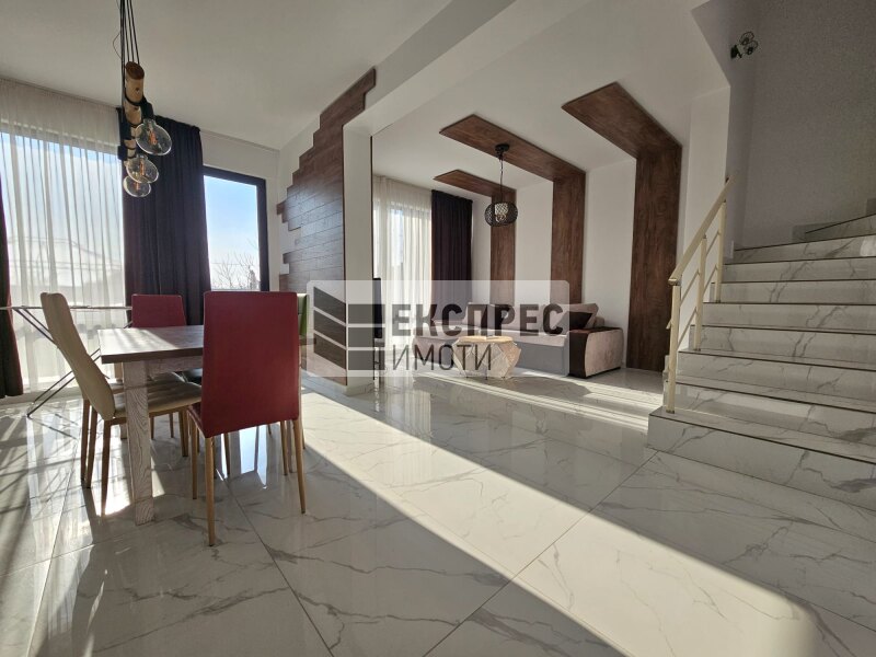 Обзаведена, нова, луксозна Къща