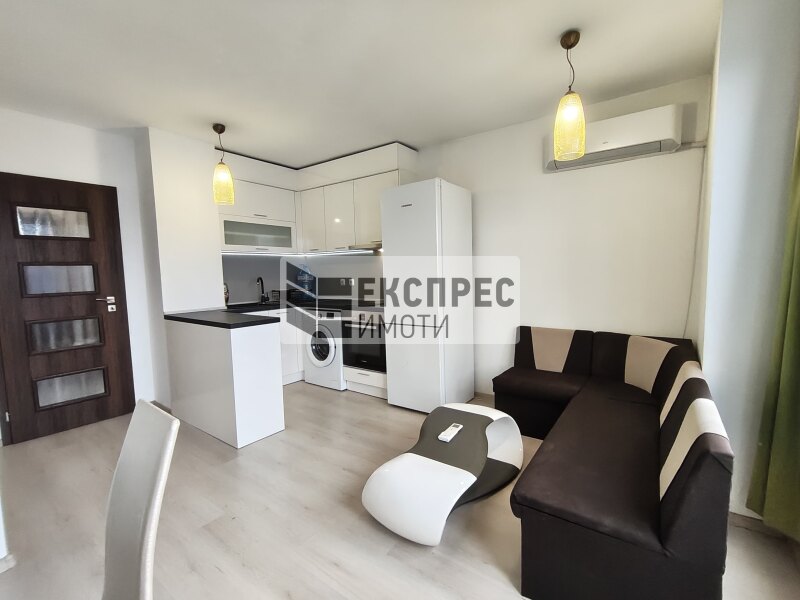 ОБЗАВЕДЕН Двустаен апартамент