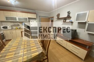 Обзаведен Тристаен апартамент, Лятно кино Тракия