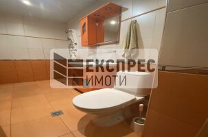 Обзаведен Тристаен апартамент, Лятно кино Тракия