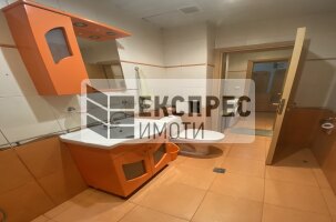 Обзаведен Тристаен апартамент, Лятно кино Тракия