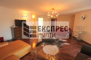 Обзаведен Четиристаен апартамент, Гръцка махала