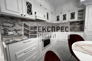 Neu, Luxus, Möbliert 2 Schlafzimmer Wohnung, Greek area