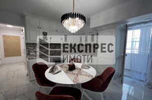 Neu, Luxus, Möbliert 2 Schlafzimmer Wohnung, Greek area