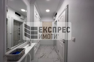 Neu, Luxus, Möbliert 2 Schlafzimmer Wohnung, Greek area
