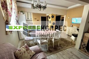 Furnished 2 bedroom apartment, Centre