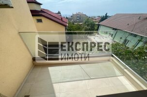 Обзаведен, нов Тристаен апартамент, м-т Траката