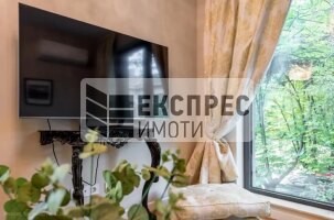 Обзаведен Тристаен апартамент, Център