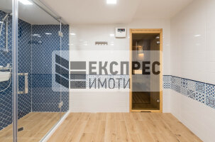  Haus, Evksinograd