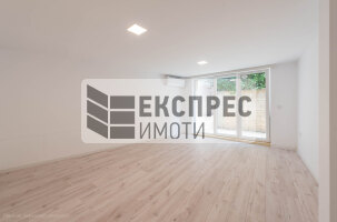  Haus, Evksinograd