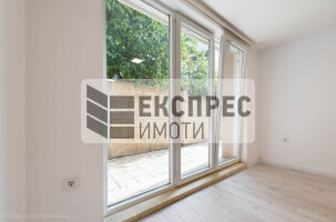  Haus, Evksinograd
