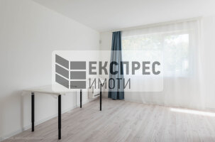  Haus, Evksinograd