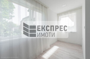  Haus, Evksinograd