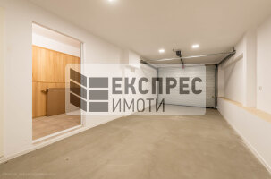  Haus, Evksinograd