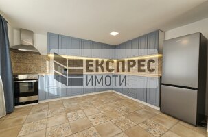  Haus, Evksinograd
