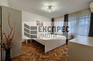 Обзаведен Тристаен апартамент, Център
