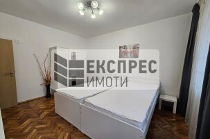 Обзаведен Тристаен апартамент, Център