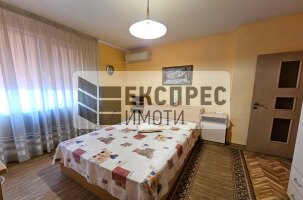Обзаведен Тристаен апартамент, Център