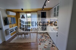 Neu, Möbliert, Luxuriös 1 Schlafzimmer Wohnung, Greek area