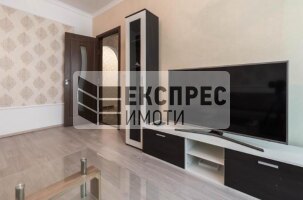 Обзаведен Тристаен апартамент, Лятно кино Тракия