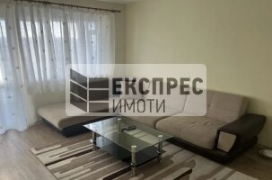 Обзаведен Тристаен апартамент, Лятно кино Тракия