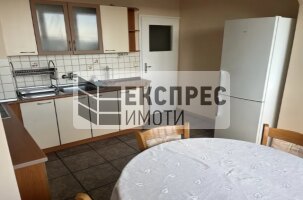 Обзаведен Тристаен апартамент, Лятно кино Тракия