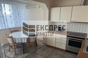Обзаведен Тристаен апартамент, Лятно кино Тракия