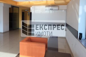  Büro, Izgrev