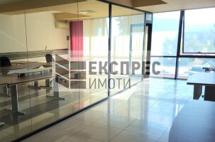  Büro, Izgrev