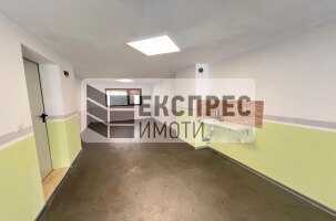 нов Едностаен апартамент, Погреби