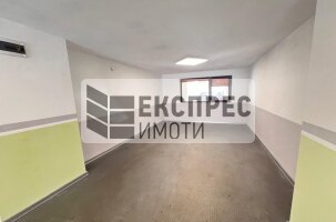 нов Едностаен апартамент, Погреби