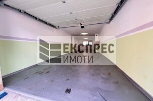 нов Едностаен апартамент, Погреби