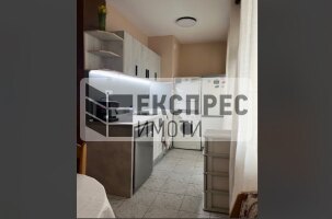 Обзаведен Тристаен апартамент, Лятно кино Тракия