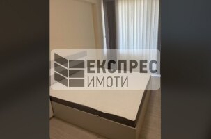 Обзавeден Тристаен апартамент, Погреби