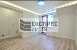 Unfurnished Studio, HEI