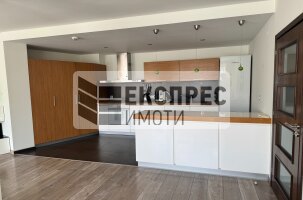 Обзаведен, Нов, Луксозен Тристаен апартамент, Гръцка махала