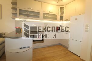 Нов, Обзаведен Тристаен апартамент, Окръжна болница