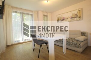 Нов, Обзаведен Тристаен апартамент, Окръжна болница