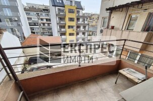 ОБЗАВЕДЕН Двустаен апартамент, Колхозен пазар