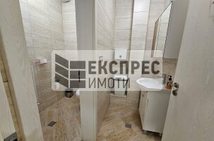  Търговско помещение, Център